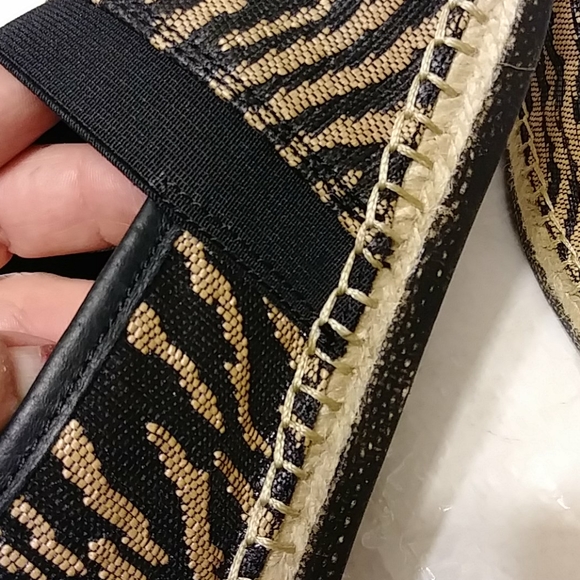 Black and Brown Pattern Slip On Flats - Picture 8 of 8